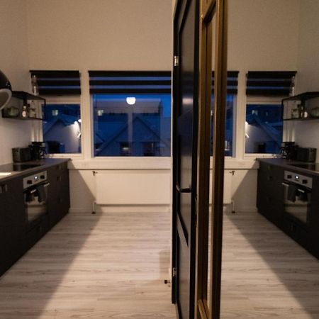 Broncks Apartment 1 - Modern 2-Bedroom In The Heart Of 토르스하운 외부 사진