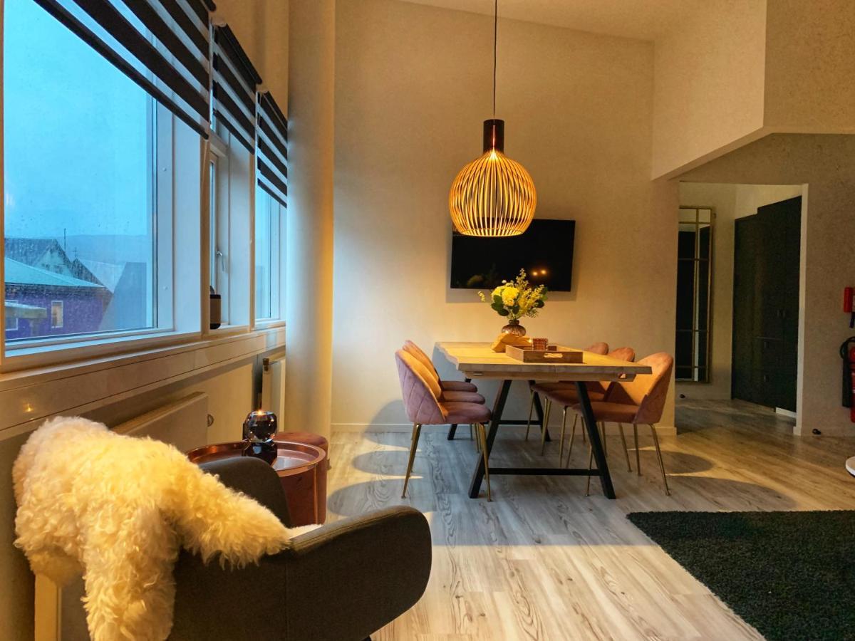 Broncks Apartment 1 - Modern 2-Bedroom In The Heart Of 토르스하운 외부 사진