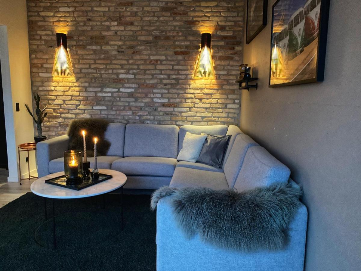 Broncks Apartment 1 - Modern 2-Bedroom In The Heart Of 토르스하운 외부 사진